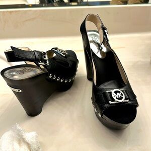 Michael Kors size 7 Never worn